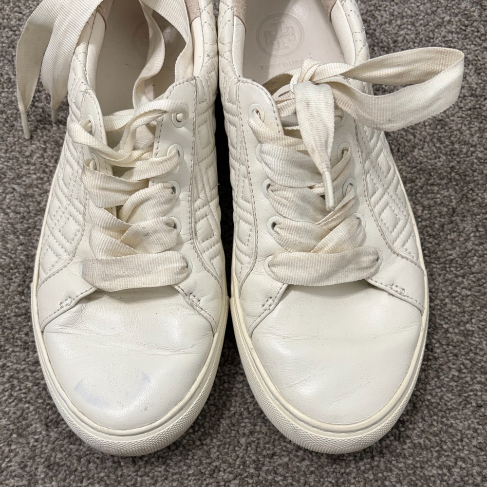 Tory Burch Quilted Cream Sneakers - Picture 4 of 7